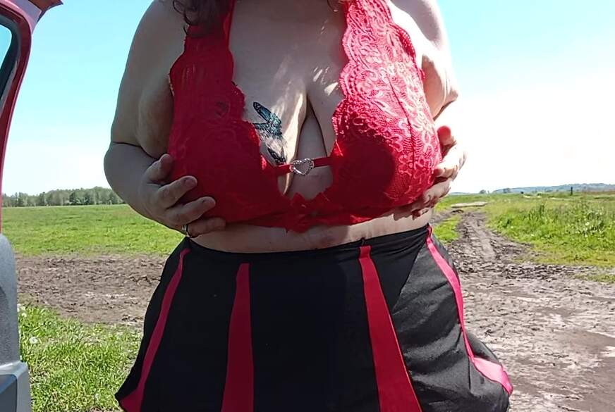 tammara28: SSBBW OUtdoor