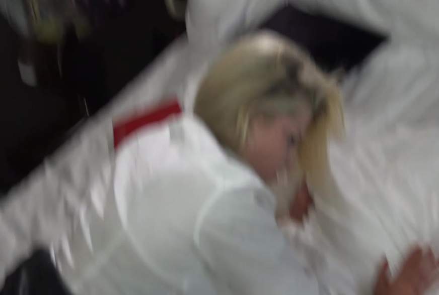 PamelaDeluxe: H**t in D********e g*****t in Bluse und Lederrock!