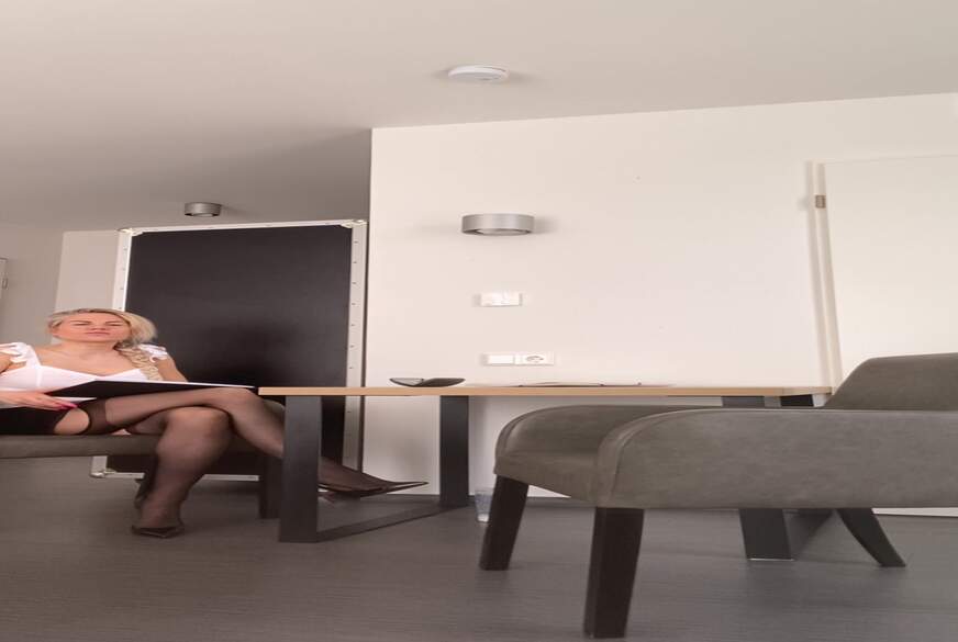 PamelaDeluxe: Deine L******n gibt Dir W**xunterricht
