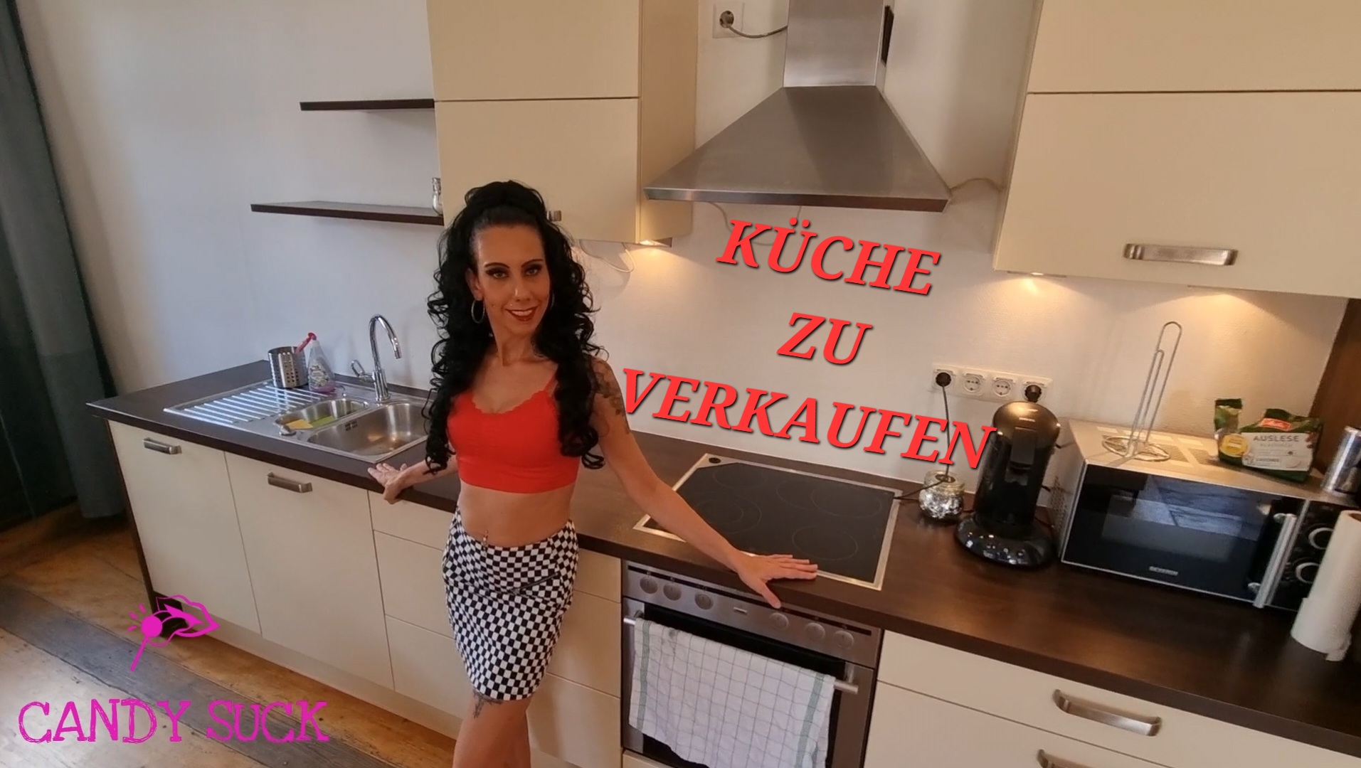 DREIST ! 
So ein ARSCHLOCH !
Da wurde ich ja mal richtig Abgezockt !
Ich wollte doch nur meine Küche verkaufen.
Jetzt hab ich meine Küche immer noch, dazu das Sperma eines Fremden in meinem Arsch^^
Also wer sie haben will, kann sich gerne melden;)