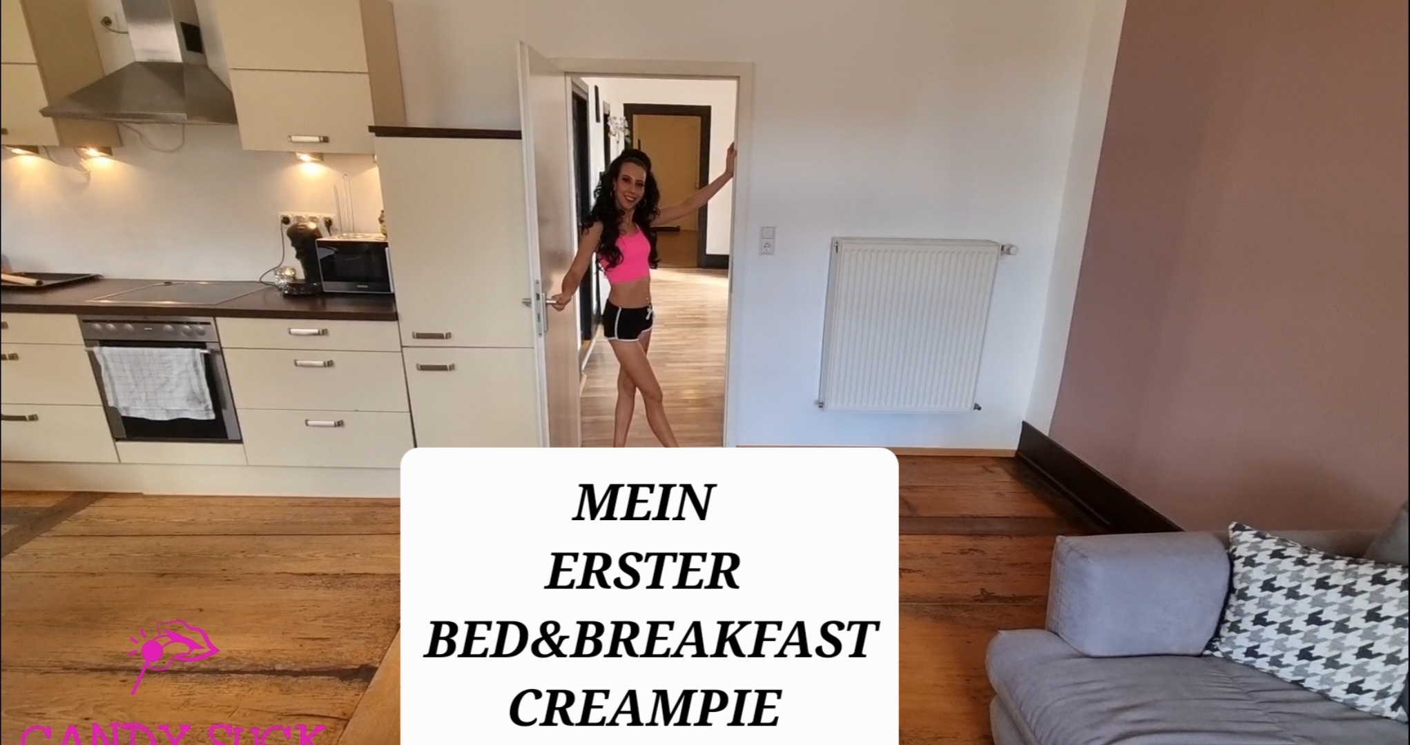 MEIN ERSTER BED AND BREAKFAST CREAMPIE Privat Zimmer !
Die Candy bietet jetzt ihre couch als schlaf möglichkeit an ! 
Zack und  schon den ersten Übernachtungs Gast :) 
Das ging ja schneller als gedacht.
Beim entspannen helfe ich meinen Gästen auch :) 
Hoffentlich kann ich mit meiner ausgiebigen Gastfreundschaft volle Punktzahl erreichen.
ich freu mich jetzt schon total auf meine nächsten Gäste .