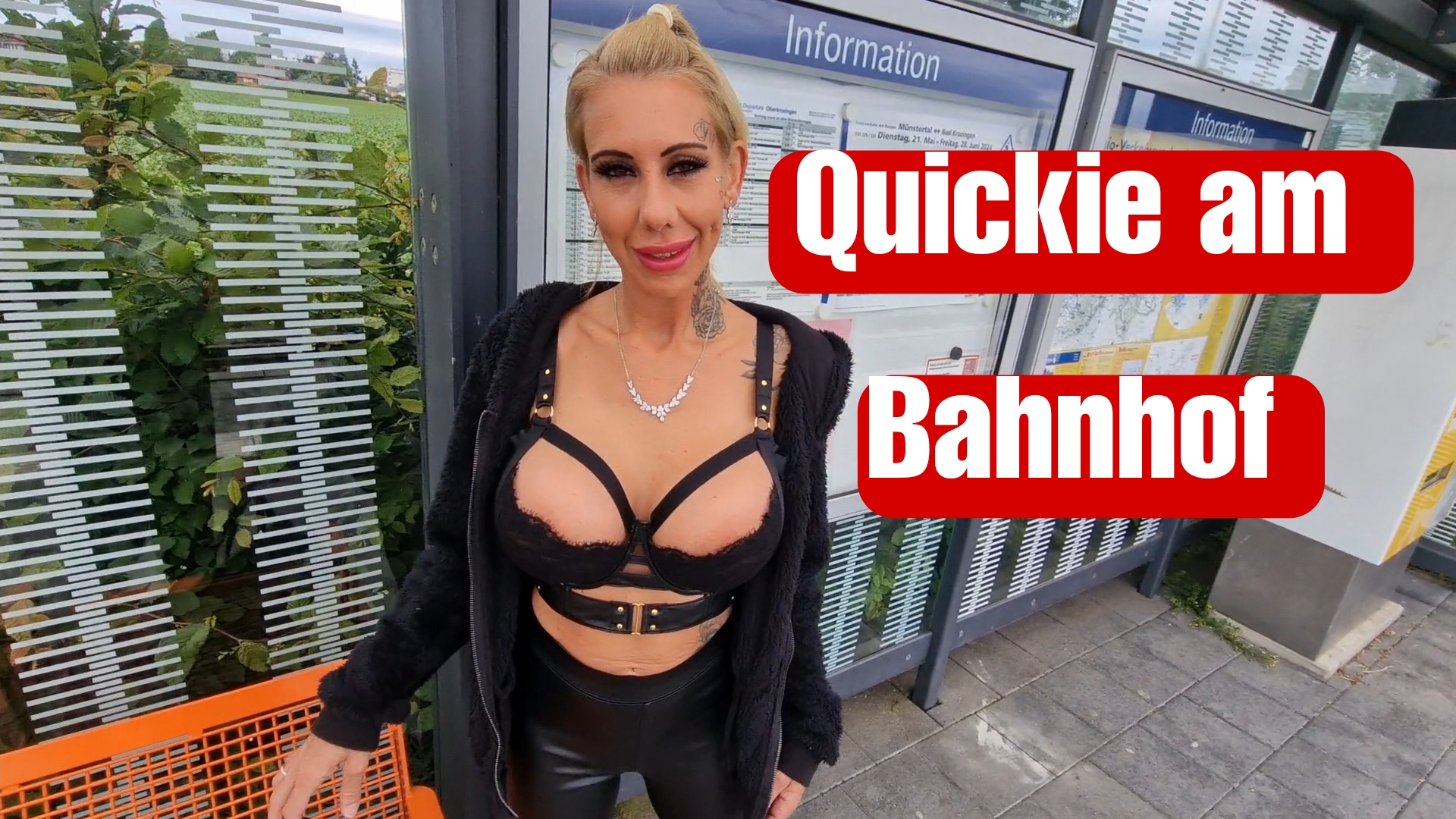 Quickie am Bahnhof Nichts los auf dem Dorf ^^ So hab ich mir den kurz Urlaub auch nicht vorgestellt ^^ 
Ab an den Bahnhof und in die nächste Stadt.
Zum Glück treffe ich einen netten Türsteher, der mir ein geiles unmoralisches Angebot macht. 
Das kann ich ja wohl kaum abschlagen.