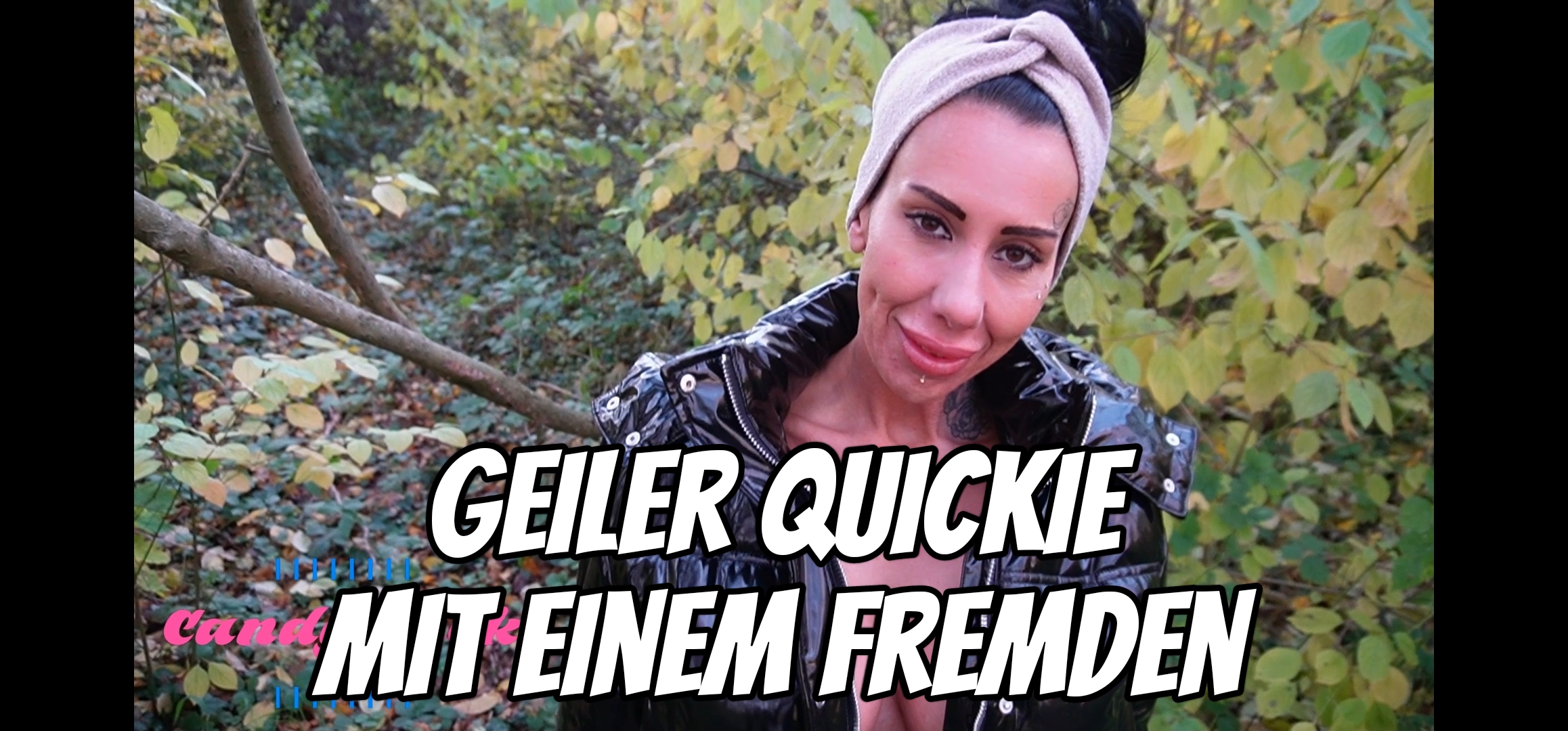 Geiler Quickie mit einem Fremden Ich wollte eigentlich nur gemütlich beim Sonnenuntergang spazieren gehen, nebenbei noch etwas chatten ^^

Leider war mein Chatpartner nicht aus meiner Nähe... 

Ich wollte ihm aber zeigen wie geil mich dieser Chat gemacht hat,

deswegen habe ich mir eine  ruhige Stelle ausgesucht um ein paar geile Pics zu machen !

Was ich nicht wusste, das ich heimlich beobachtet und verfolgt wurde.

Völlig geil und überfordert von dieser Situation wollte ich einfach nur ficken !

Und da stand nun dieser Typ.