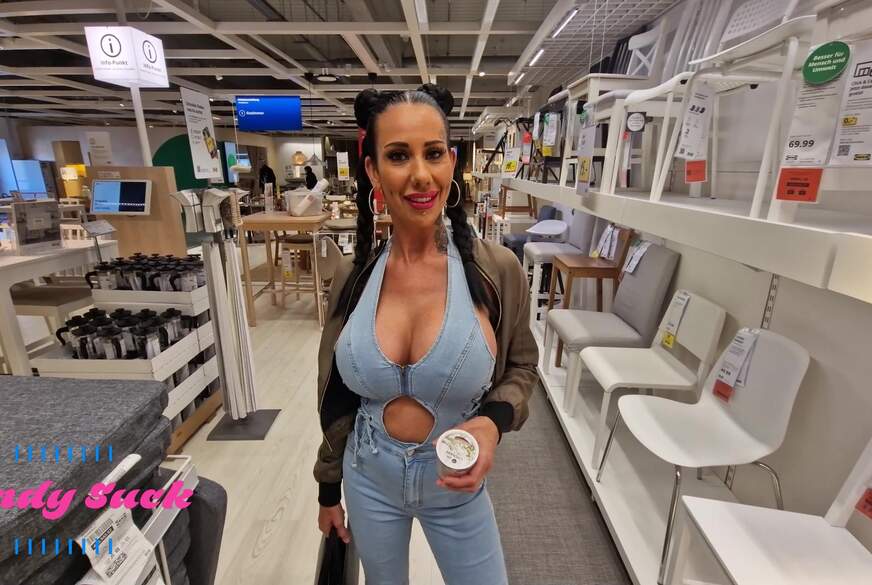 Fan erkennt mich beim shoppen und lässt sich spontan auf ein f**k ein von Candys**k