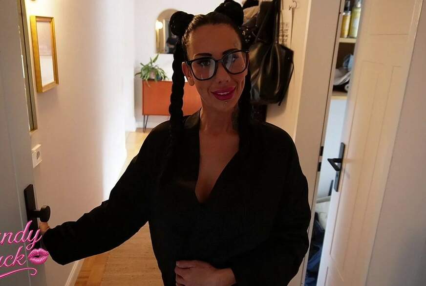 P*****ser Masseur nutzt mich aus und s*****t mich voll von Candys**k