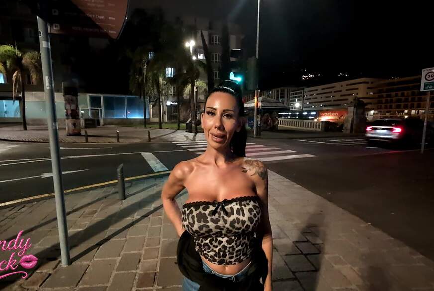Random Typ landet in meinem Porno s*****t mir dank Fuß-f**k ab von Candys**k