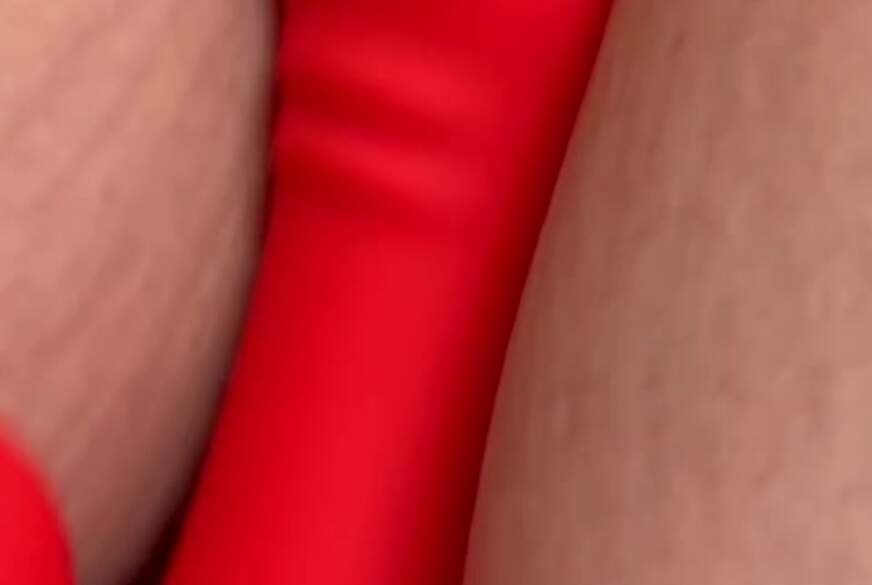 sexyjulia94: Geil g*******t, gestöhnt und mit dem Dildo an den h**ten Nippeln gespielt
