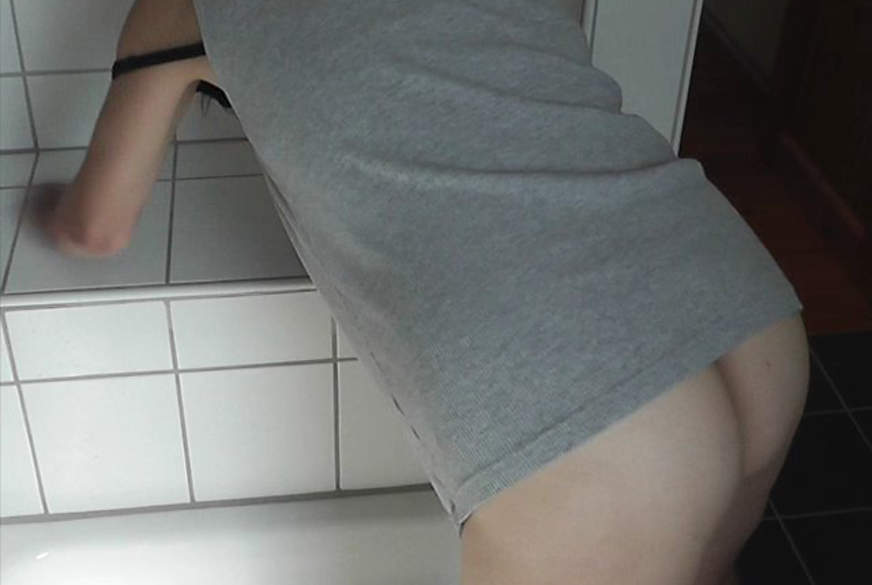 Im Badezimmer ins Gesicht g*******t von healthymale