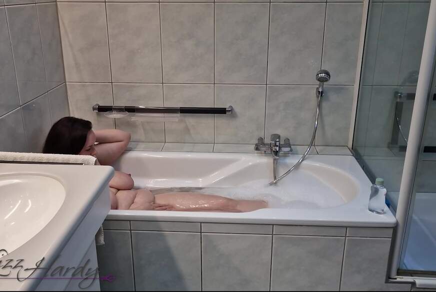 kommst du mit uns in die Wanne ? von LizzHardy
