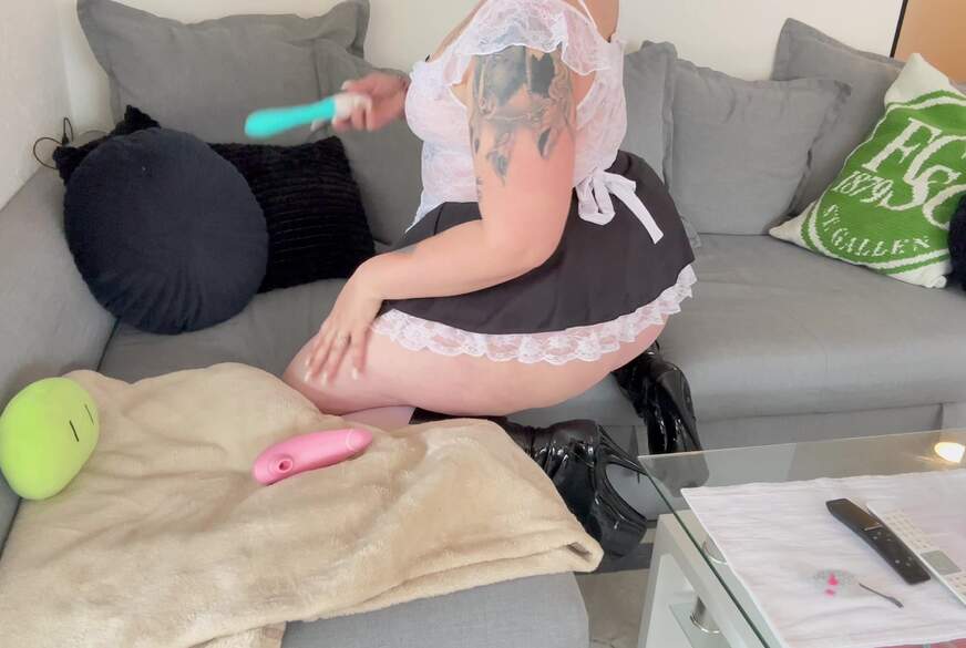 Lillyfee20: Bin ich dein d*****ges Hausm*****n?