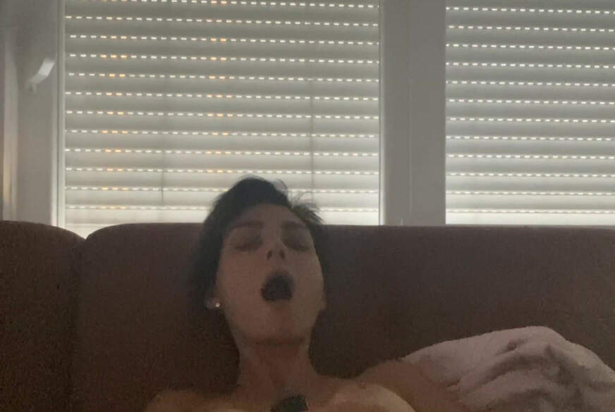 Geileraubkatze: F**k mich h**t durch b**y