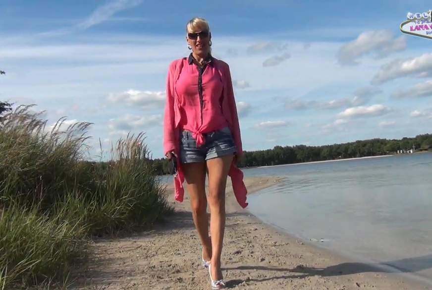 DildoShow am Baggersee von LanaVegas pic1