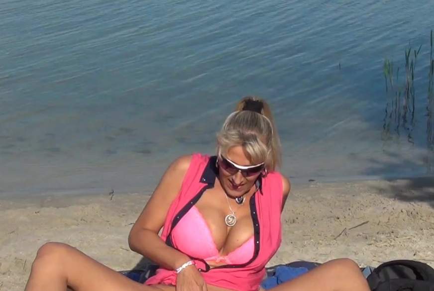 LanaVegas: DildoShow am Baggersee
