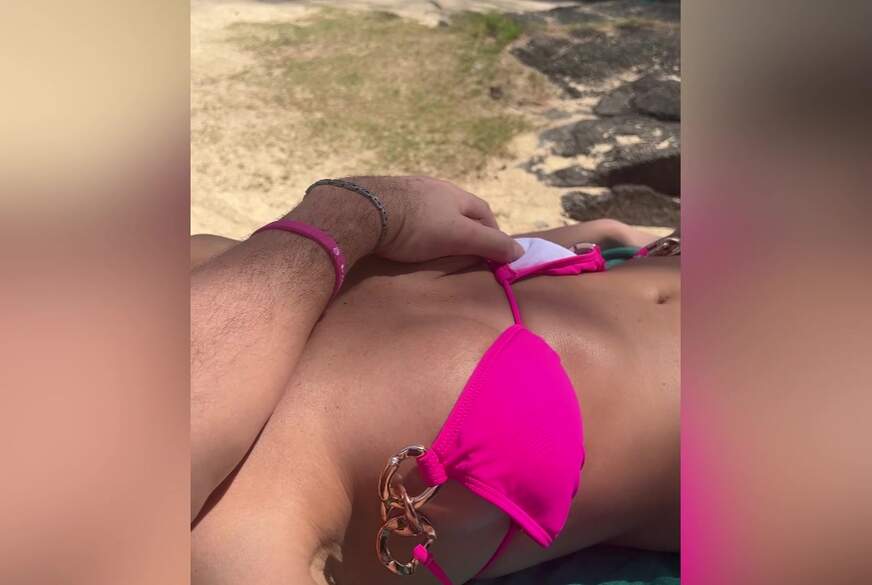 S****tmilfxxx: Titten Massage und den S*****z rein am öffentlichen Strand von Mauritius