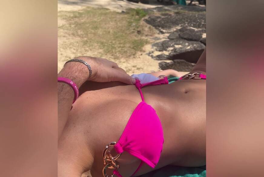 S****tmilfxxx: Titten Massage und den S*****z rein am öffentlichen Strand von Mauritius