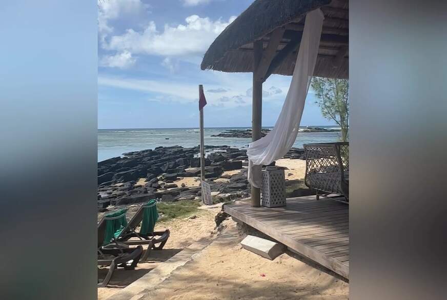 S****tmilfxxx: Titten Massage und den S*****z rein am öffentlichen Strand von Mauritius