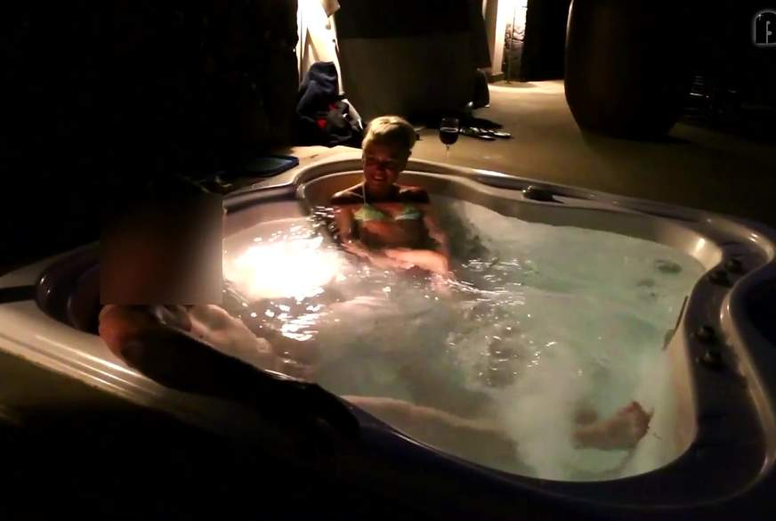 Riesenl***e sprengt F***e! XXXL S****aDUSCHE von Daynia