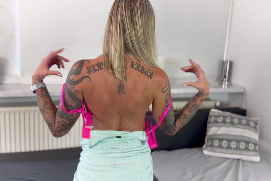 Caro-Deluxe: Ich zeig dir meine Tittis
