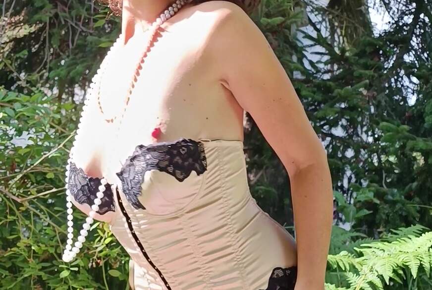 Herbstsonne... die warme Herbstsonne auf der zarten Haut genießen! OldFashioned Nylons von MaryGold83