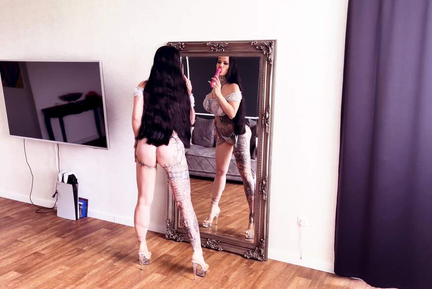 Voyeur vor Sessel von MissAlessaMilano