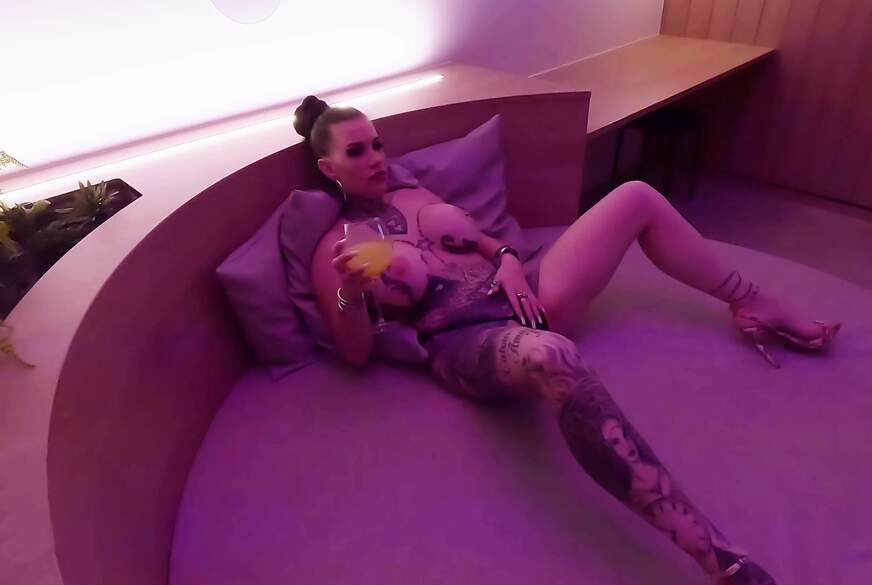 Videoüberwachung im Strip Club von MissAlessaMilano