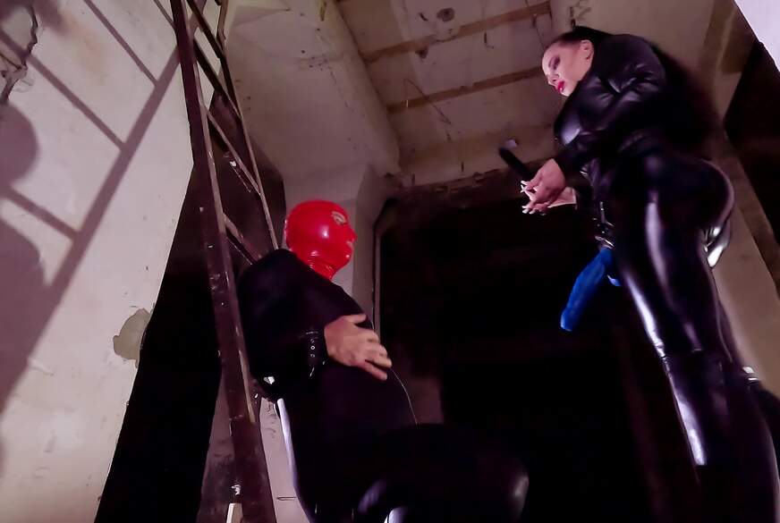 Latexmaske B**wjobs von MissAlessaMilano