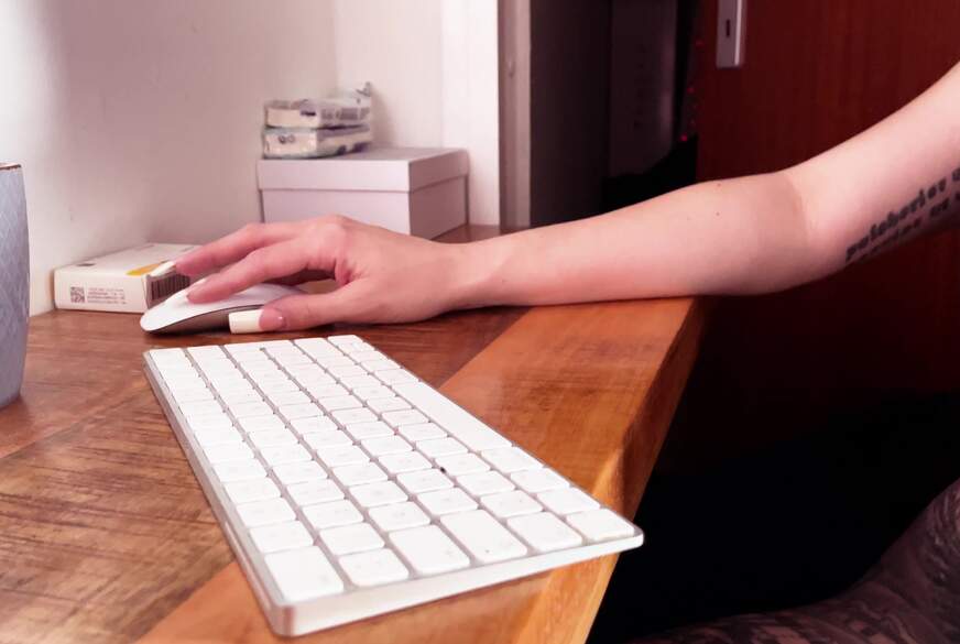 Camgirl mit Sexy Dessous und High Heels von MissAlessaMilano