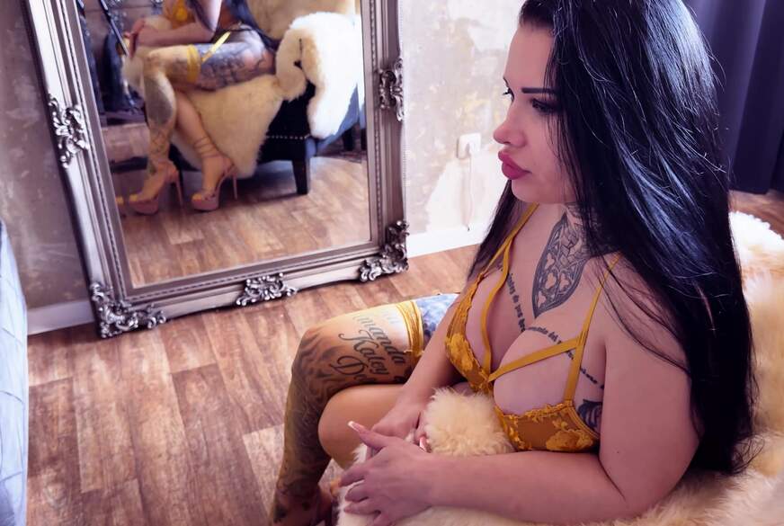 MissAlessaMilano: Golden Dessous S******e