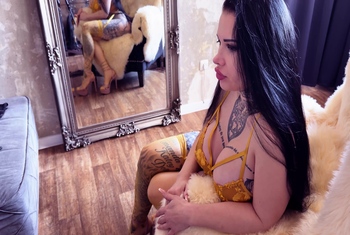 Golden Dessous S******e