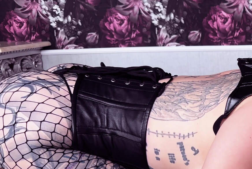 MissAlessaMilano: Extrem Highheels und Ring Fetisch ist Hochtour mit S*****z