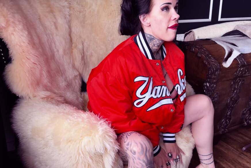 MissAlessaMilano: Ringefetisch und Bombejacke D********t