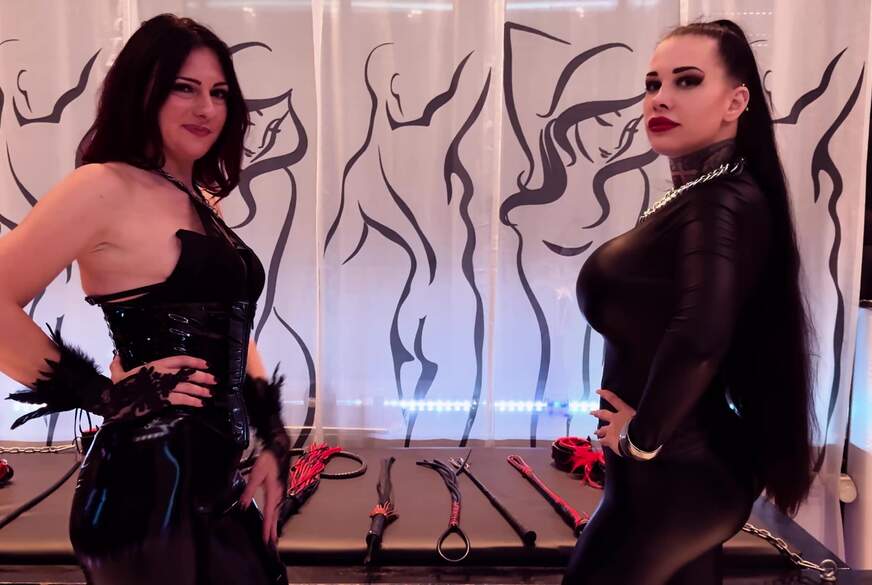 A***h muss rot werden von 2 Dominas von MissAlessaMilano