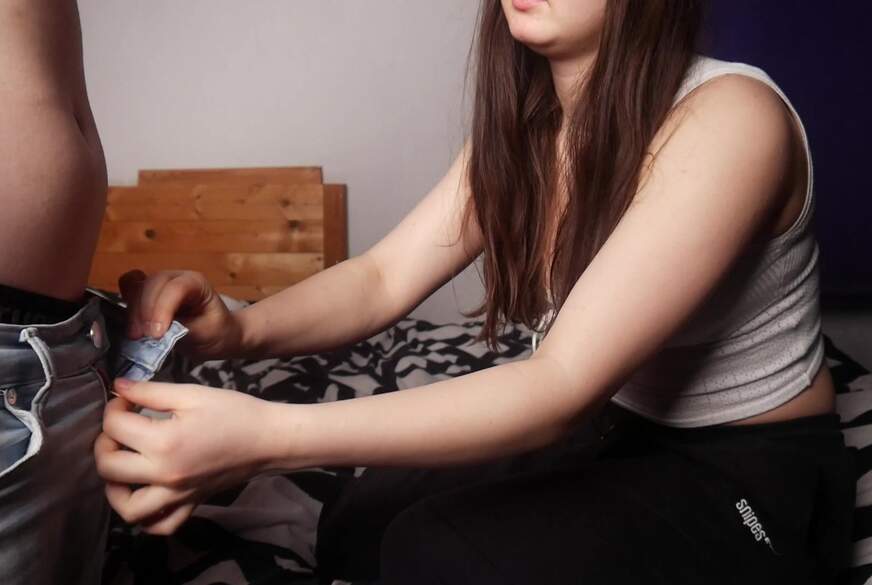 LeahSnuSnu: 2 S******e gleichzeitig für mich ?! B**wjob und Dildo a********n