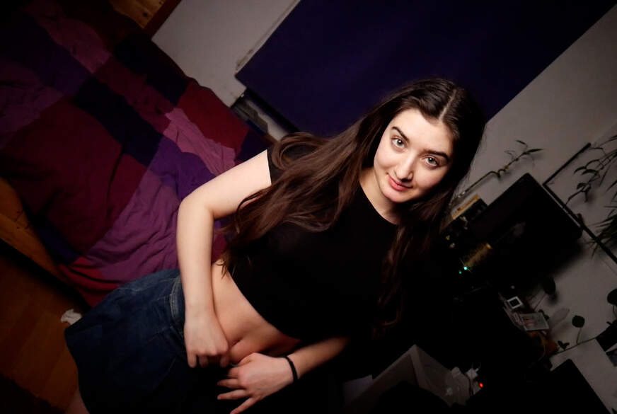 LeahSnuSnu: Sie sieht aus wie ein Engel aber f***t wie ein Teufel!