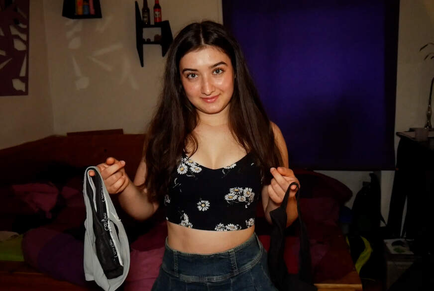 LeahSnuSnu: Ich zeige dir meine e*******ten Tangas aus dem Wäschekorb!!