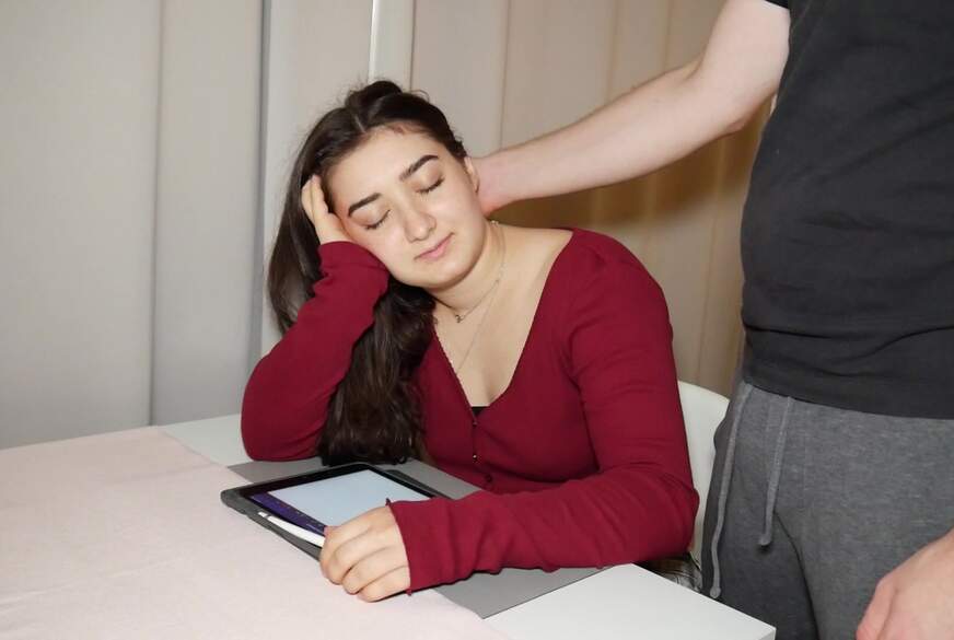 LeahSnuSnu: Unschuldige Studentin wird zur S******e!! H******e f****n und ins Gesicht s******n!!