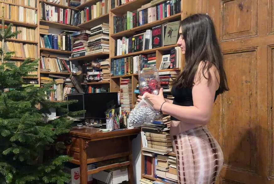 LeahSnuSnu: Baum schmücken eskaliert?! C******e-f**k unterm Weihnachtsbaum!!