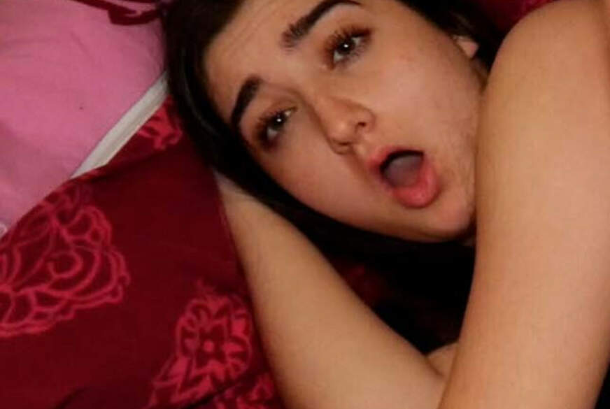 LeahSnuSnu: Liebe machen bis die Laken N**s sind!!