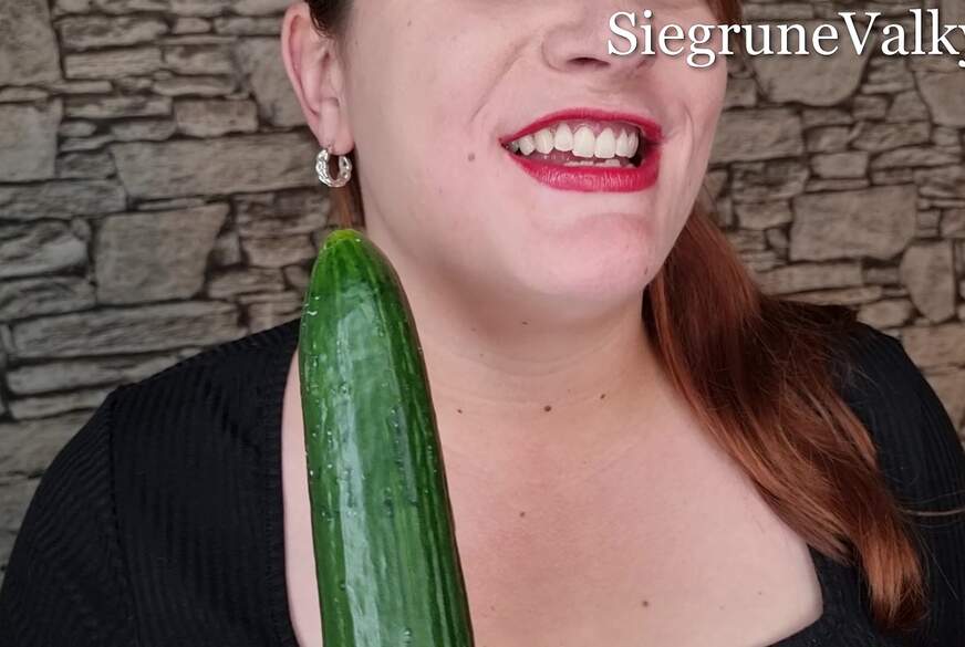 SiegruneValkyra: CloseUpOralFetisch Vol.1