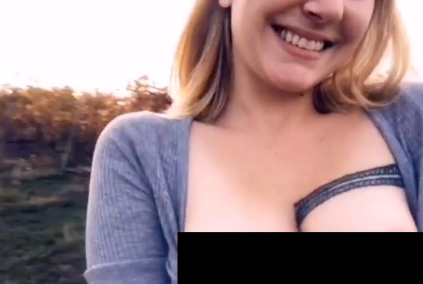 mariehardon: Public Masturbation in den Weinbergen!!