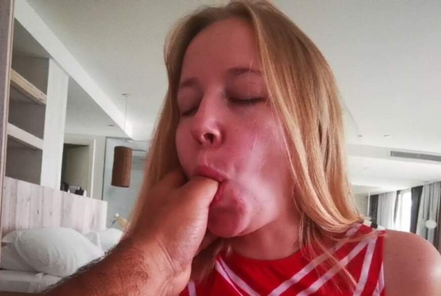 mariehardon: Habe es wieder getan! Mit den Lippen zum A********n gebracht!!
