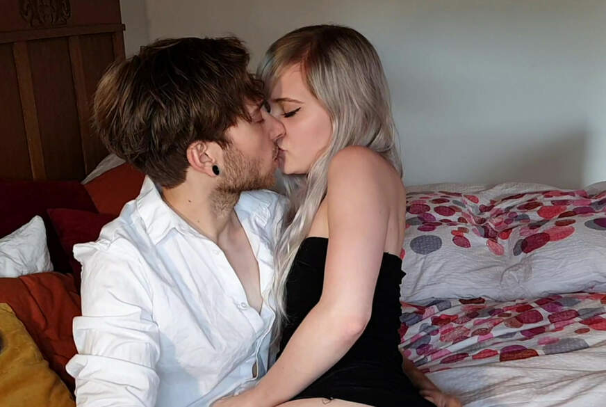 LovlyLuna: Meine enge M****i brachte ihn zu schnell zum s******n !!!