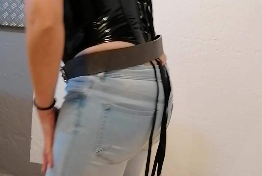 Magdasophie: Jeans P**s in Gummistiefeln