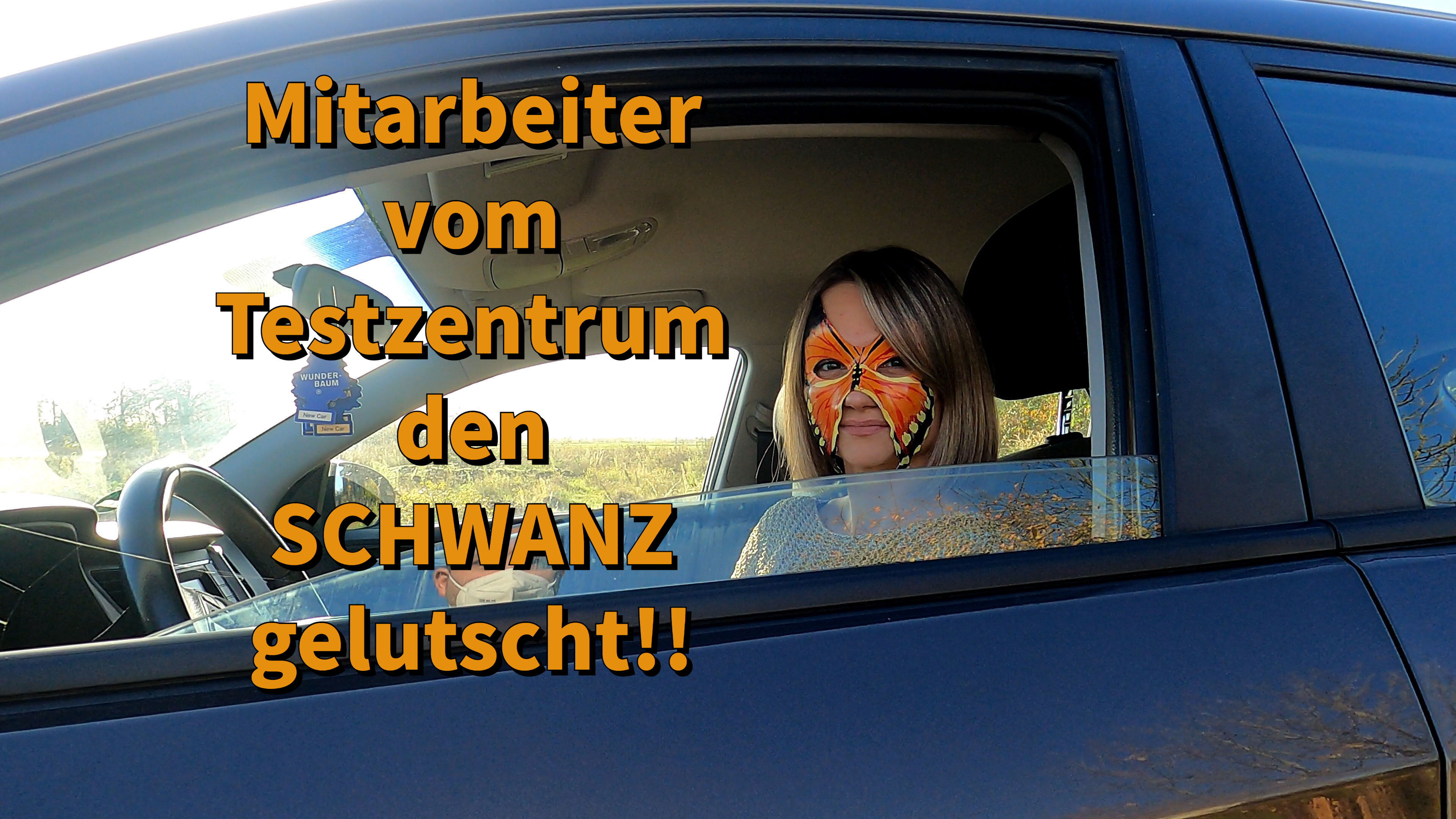 Mitarbeiter vom Testzentrum den Schwanz gelutscht!! Heute wollte ich eigentlich nur einen Corona Test im Drive in Testcentrum machen lassen... irgendwie habe ich mich beim oralen Abstrich etwas angestellt und dann auch noch gesagt das ich mich bei schwänzen im Mund nicht so anstellen würde, Zack, hatte ich seinen Schwanz tief in meinem Mund und mir wurde die volle Ladung ins Gesicht und Mund gewichst!