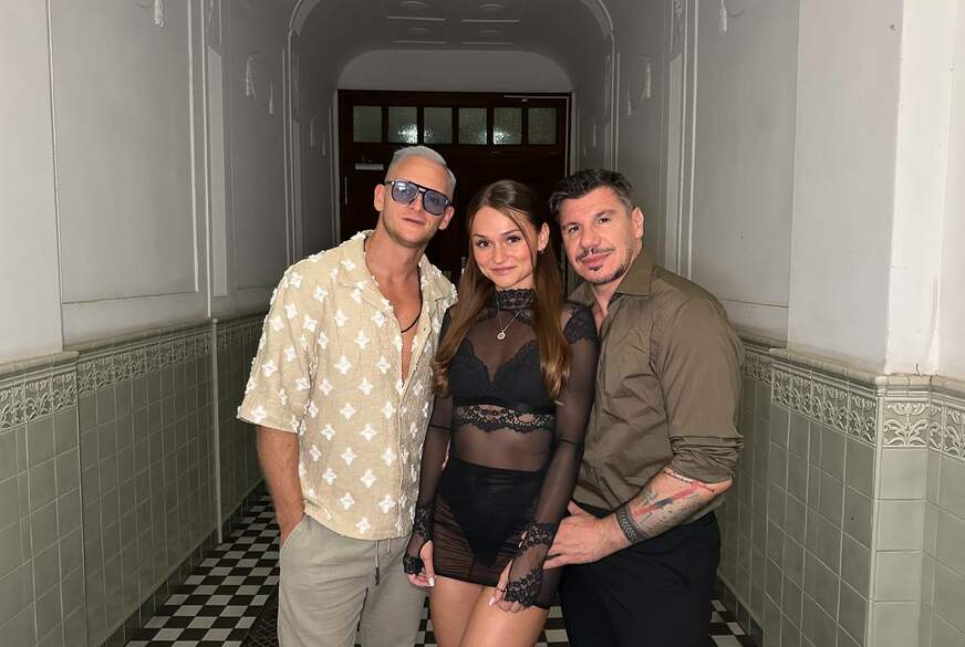 Beim Feiern abgeschleppt! Zwei S******e gleichzeitig in mir! von MonaMystery