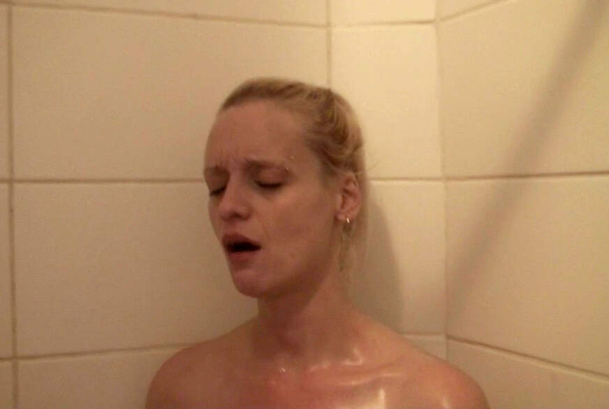 Wer möchte mit mir duschen? von ShyBeauty pic4