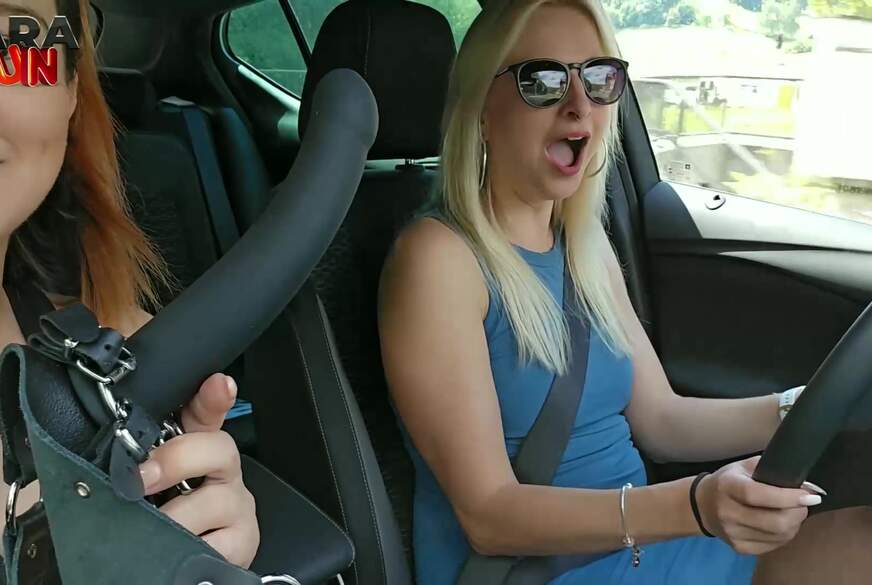 Mädelsausflug mit dem neuen Toy - Versauter OUTDOOR-f**k von Lady-Tamara pic1