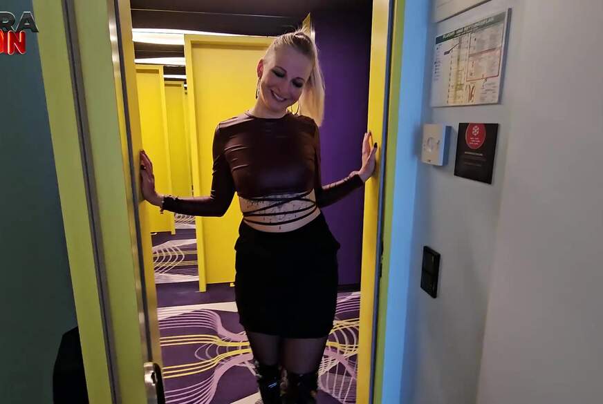 Besuch im Hotel F**k - der BESONDERE Roomservice von Lady-Tamara pic1