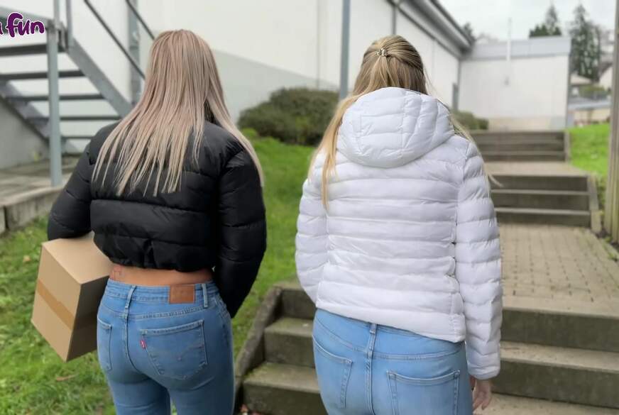 Lady-Tamara: JEANSp**s Fetisch - Vor Packstation EINg*****t