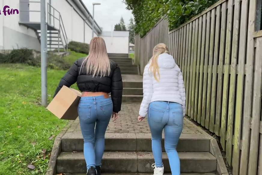 Lady-Tamara: JEANSp**s Fetisch - Vor Packstation EINg*****t